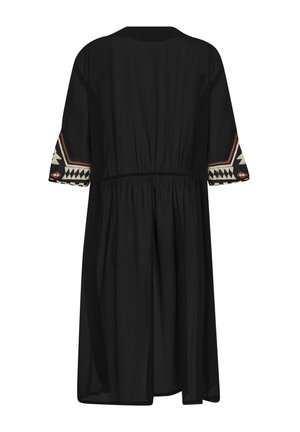 Fekete ruha rövid ujjakkal, rugalmas derékkal és mintás díszítéssel a ujjain. Könnyű anyag, amely áramló kialakítású.