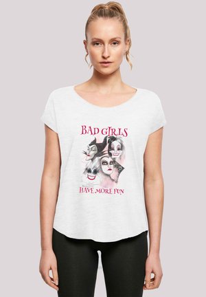 Hvit bomull T-skjorte med grafisk trykk av tegneserie-skurker og teksten "BAD GIRLS HAVE MORE FUN" i rosa. Ledig passform, korte ermer.