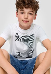 s.Oliver MIT FRONT - T-Shirt print - weiß