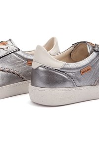 Pikolinos Baskets basses - grey