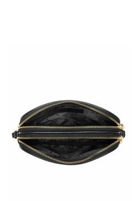 Czarna skórzana kopertówka na zamek z złotymi akcentami; posiada dwie komory i teksturowane czarne wnętrze z subtelnym wzorem.