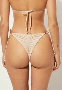 Calzedonia GOLDEN GLEAM - Bikini-Hose - elfenbein c golden gleam coco white