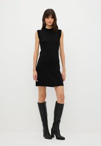 adL PLEATED HEM - Freizeitkleid - black