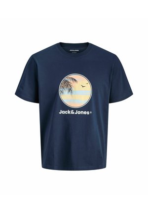 T-shirt bleu marine Jack & Jones avec un graphique rond de coucher de soleil présentant des feuilles de palmier et des oiseaux en vol au centre devant.
