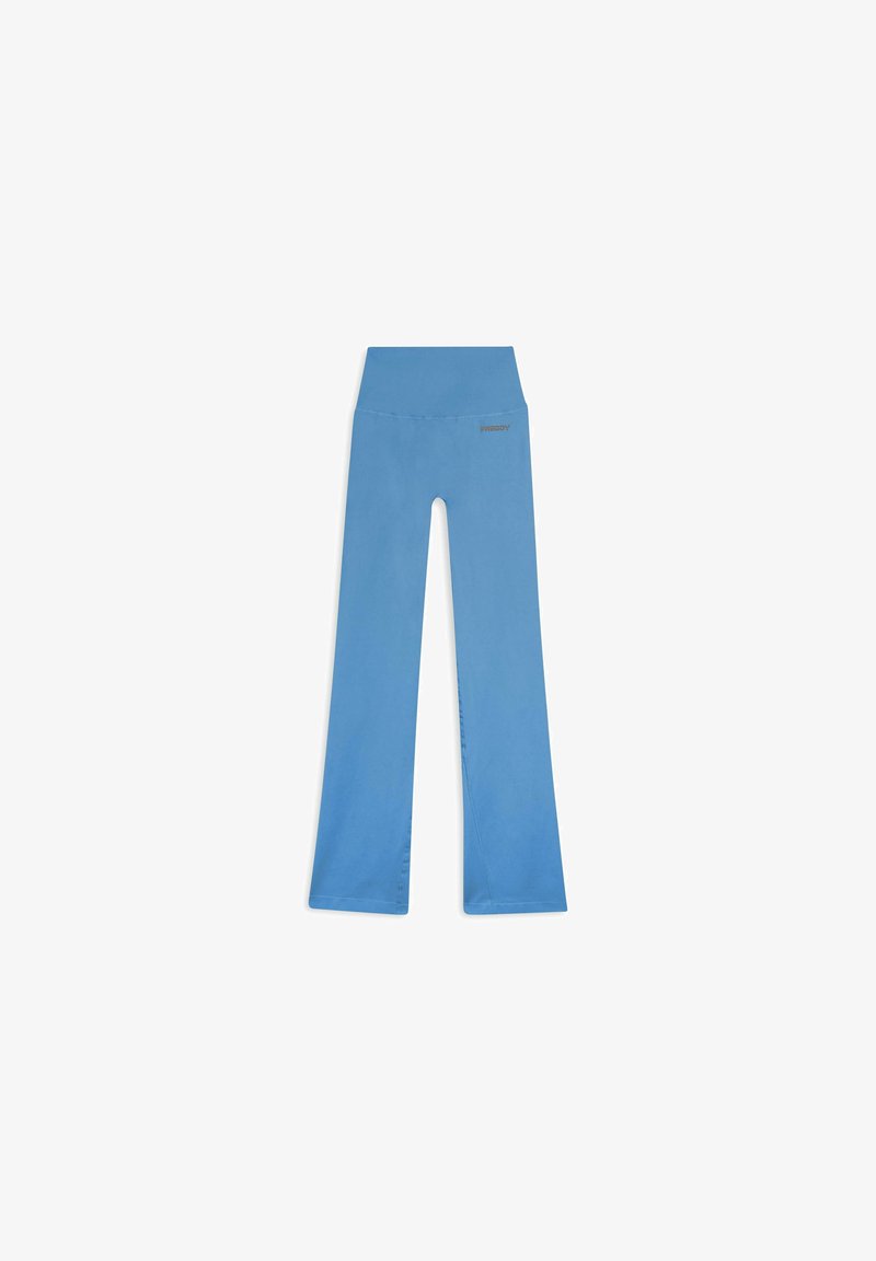 Pantaloni blu a vita alta, larghi, con una trama liscia e un piccolo logo "FREDDY" sul lato sinistro della vita.
