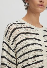 Thumbnail Image 4