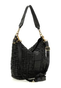Borsa hobo nera in pelle intrecciata con superficie testurizzata, dotata di tracolla, dettagli in metallo dorato e forma morbida.