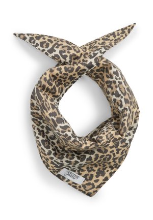 Bandana en tissu doux avec motif léopard marron et noir, plié avec des extrémités pointues, et une petite étiquette blanche Tommy Jeans.