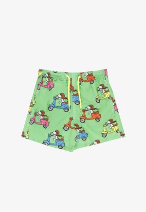 Costume da bagno verde con coulisse gialle, raffigurante cani cartoon che guidano scooter colorati rosa, blu, giallo e arancione.