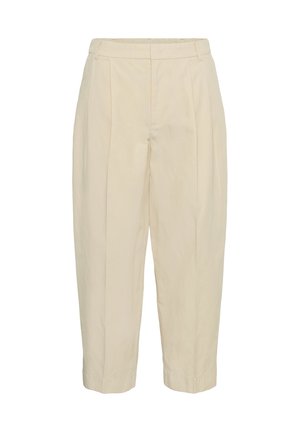 Pantalones beige de cintura alta y corte cropped con pliegues delanteros, trabillas para cinturón y corte recto en tela ligera.