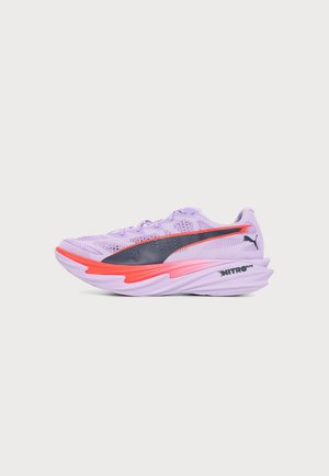 Puma DEVIATE NITRO ELITE - Παπούτσια για τρέξιμο σε μονοπάτια - light lavender/ultra red/inky depths