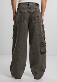 Karl Kani OG BAGGY - Vaqueros boyfriend - grey
