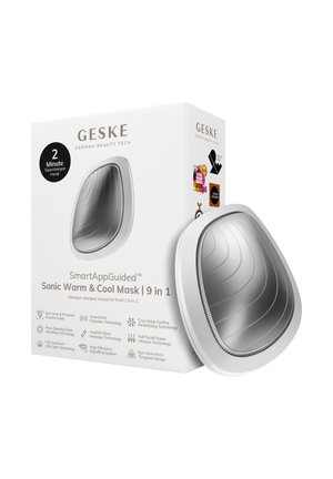 GESKE SmartApp begeleide Sonic warme en koele masker met een slank zilveren oppervlak, naast een witte retaildoos die 9 huidverzorgingstechnologieën benadrukt.