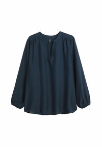 Mörkblå blus med långa ärmar, rund halsringning, subtil lyster, detaljer med veck vid axlarna och elastiska ärmslut. Mjuk, lättviktig tyg.