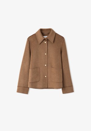 Chaqueta de mezcla de lana marrón con un collar clásico, cierre de botones, dos bolsillos delanteros y detalles de costura en contraste. Textura suave y forma estructurada.