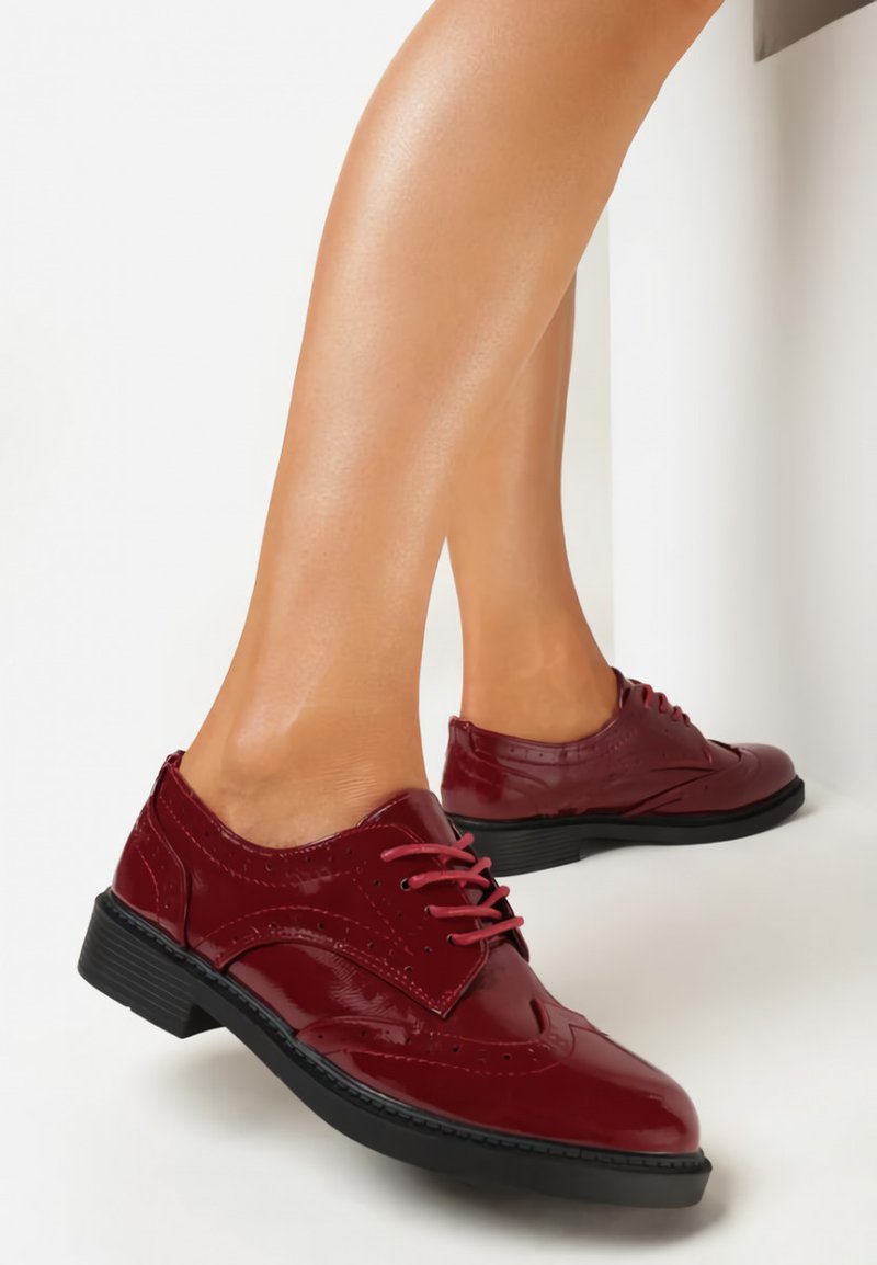 derbies bordeaux vernis