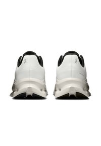 On CLOUDTILT - Trainers - pearl   ice
