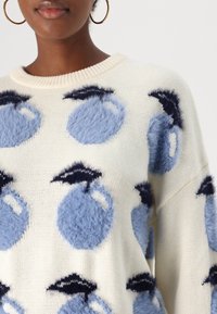 Fabienne Chapot APPLE PULLOVER - Pullover - cosy white/blue