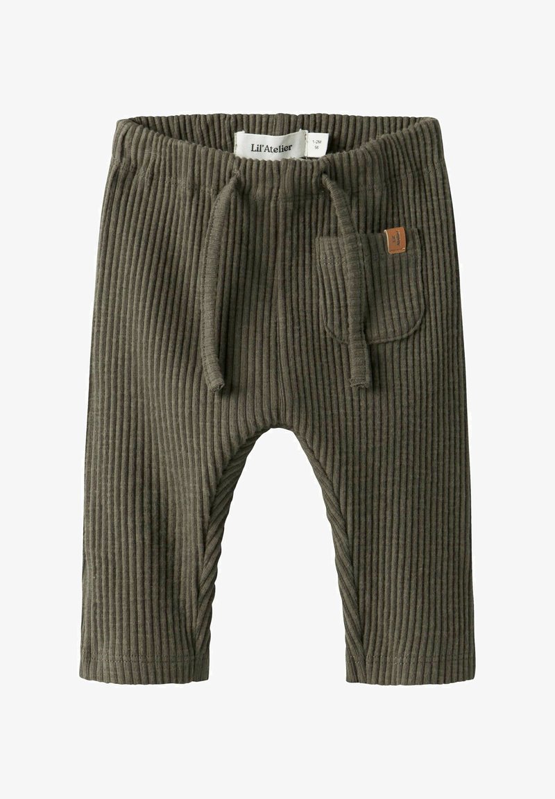 Olijfgroene geribde broek met een elastische tailleband, trekkoord en een zijzak met een tan leren label. Zachte textuur en taps toelopende pijpen.