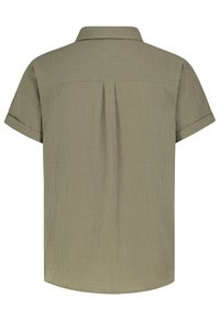 Kurzärmliges, olivgrünes Hemd aus strukturiertem Stoff. Verfügt über einen Kragen, Schulterfalten und umgekrempelte Ärmel für ein lässiges Design.