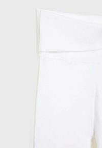 Stradivarius FLARED - Hlače - white