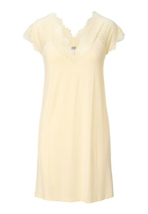 Pehmeä keltainen yöpaita, jossa on pitsiset hihat ja V-pääntie, jonka reunaa koristaa herkkä kukkakuvioinen pitsi.