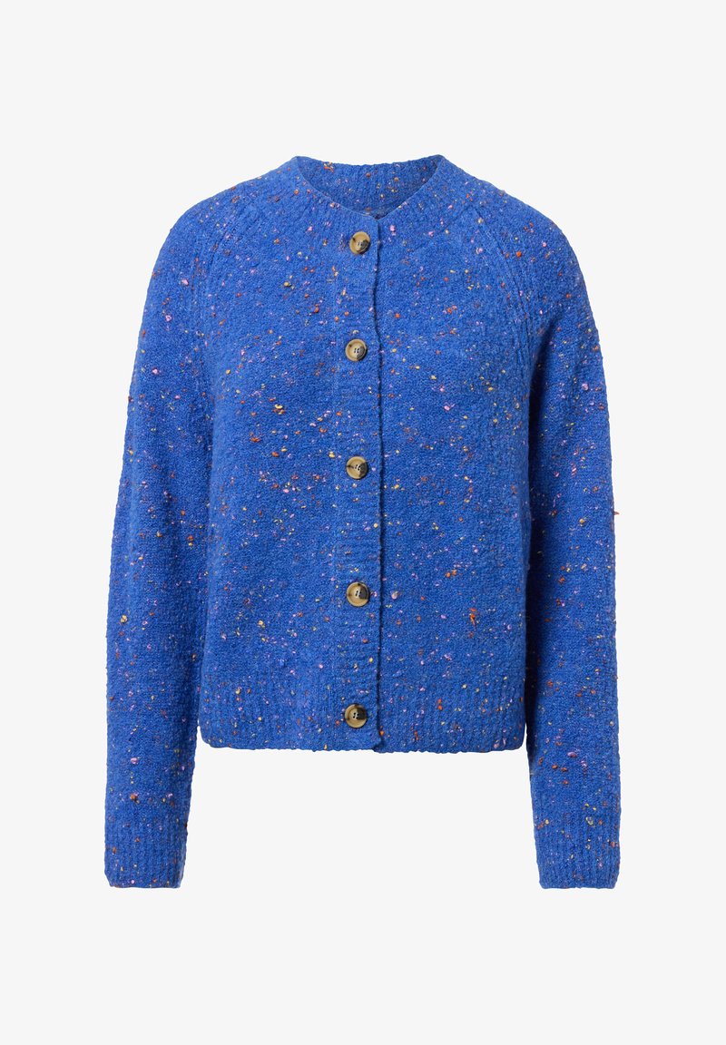 Cardigan bleu texturé avec encolure ronde, manches longues et sept boutons sur le devant ; tissu parsemé de taches multicolores.
