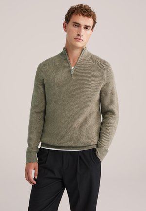 - Sweter
