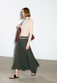 Thumbnail Image 5