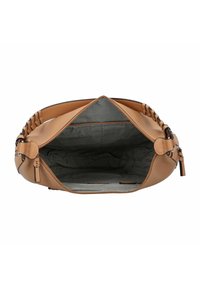 Borsa in pelle color tan con tracolla intrecciata, ampia apertura e fodera a motivo zigzag. Presenta una tasca con zip all'interno.