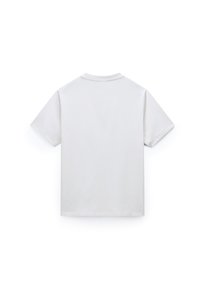 Prosty biały T-shirt z krótkim rękawem, widziany od tyłu, z okrągłym dekoltem na białym tle.