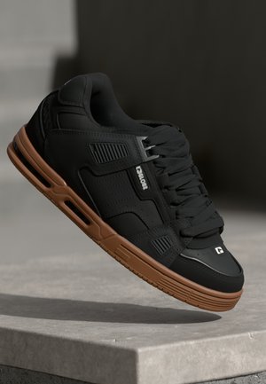SABRE - Trainers - onyx