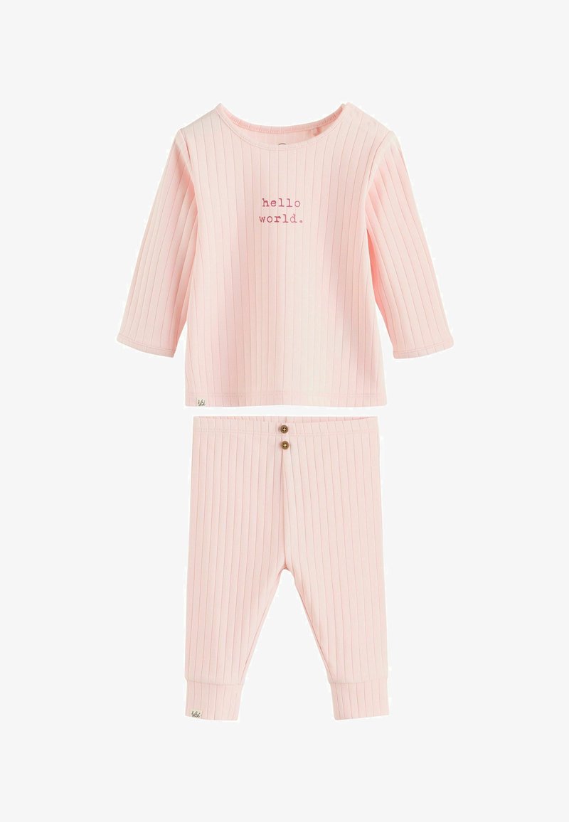 Hellrosa geripptes zweiteiliges Baby-Outfit mit langärmligem Shirt und Hose, das Oberteil ist in der Mitte mit dem Schriftzug "hello world." versehen.
