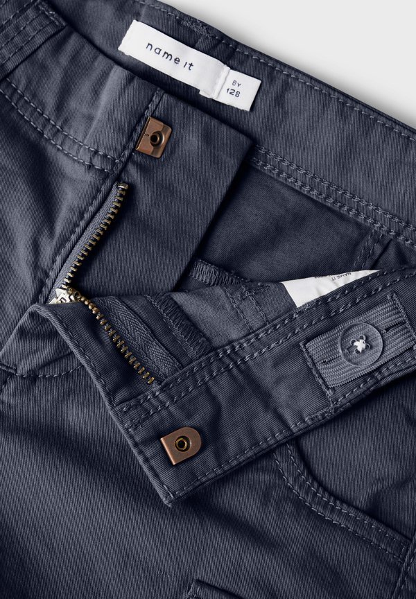 NKMRYAN REG NOOS - Cargo trousers - dark sapphire4