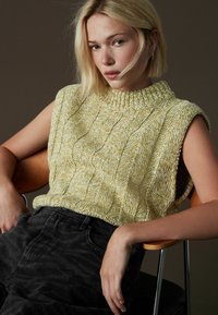 Next SLEEVELESS CHUNKY REGULAR FIT - Pulóver - green nautral twist