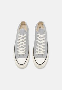 Converse CHUCK 70 UNISEX - Tenisky - grey area/egret/black