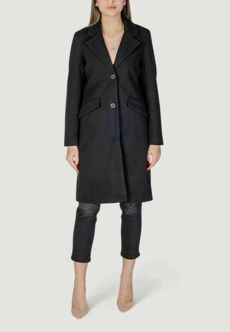 Vero Moda FORTUNESARA GA BOO  - Abrigo corto - black