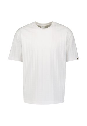 Witte T-shirt met korte mouwen en ronde hals, met subtiele verticale streepstructuur en een klein zwart-gouden label aan de linkermouw.
