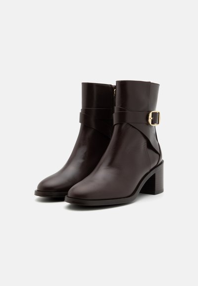 Stuart Weitzman ESME BELTED ZIP - Classic ankle boots - dark brown