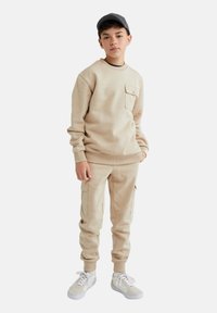 WE Fashion BLUE RIDGE - Spodnji deli trenirk - beige