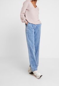 Forever New Sweter