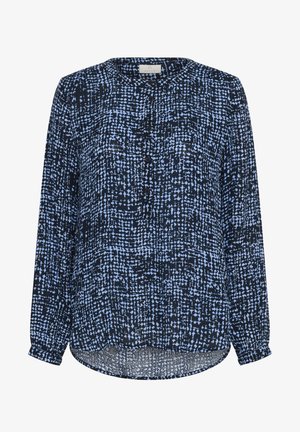 Navyblauwe blouse met lange mouwen, voorzien van een gestructureerd, abstract patroon in blauw en wit, met een ronde hals en een knoopsluiting aan de voorkant.