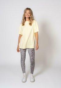 OH APRIL Základné tričko - lemon