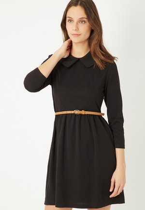 CON CINTURÓN - Vestido ligero - black