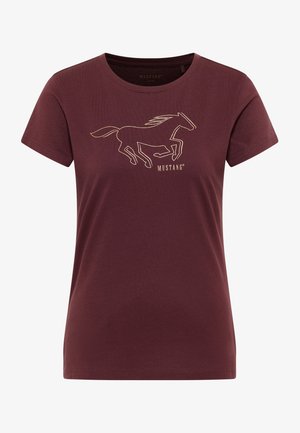 Bordó bavlněné tričko s motivem zlatého běžícího koně a nápisem "MUSTANG" nahoře. Krátké rukávy, kulatý výstřih a měkká textura.