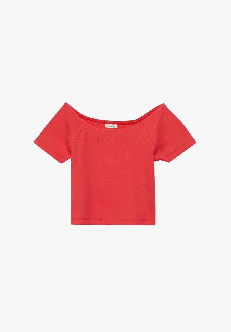 Crop top rouge à manches courtes et épaules dénudées avec une texture côtelée et une petite étiquette de marque s.Oliver à l’intérieur de l’encolure.