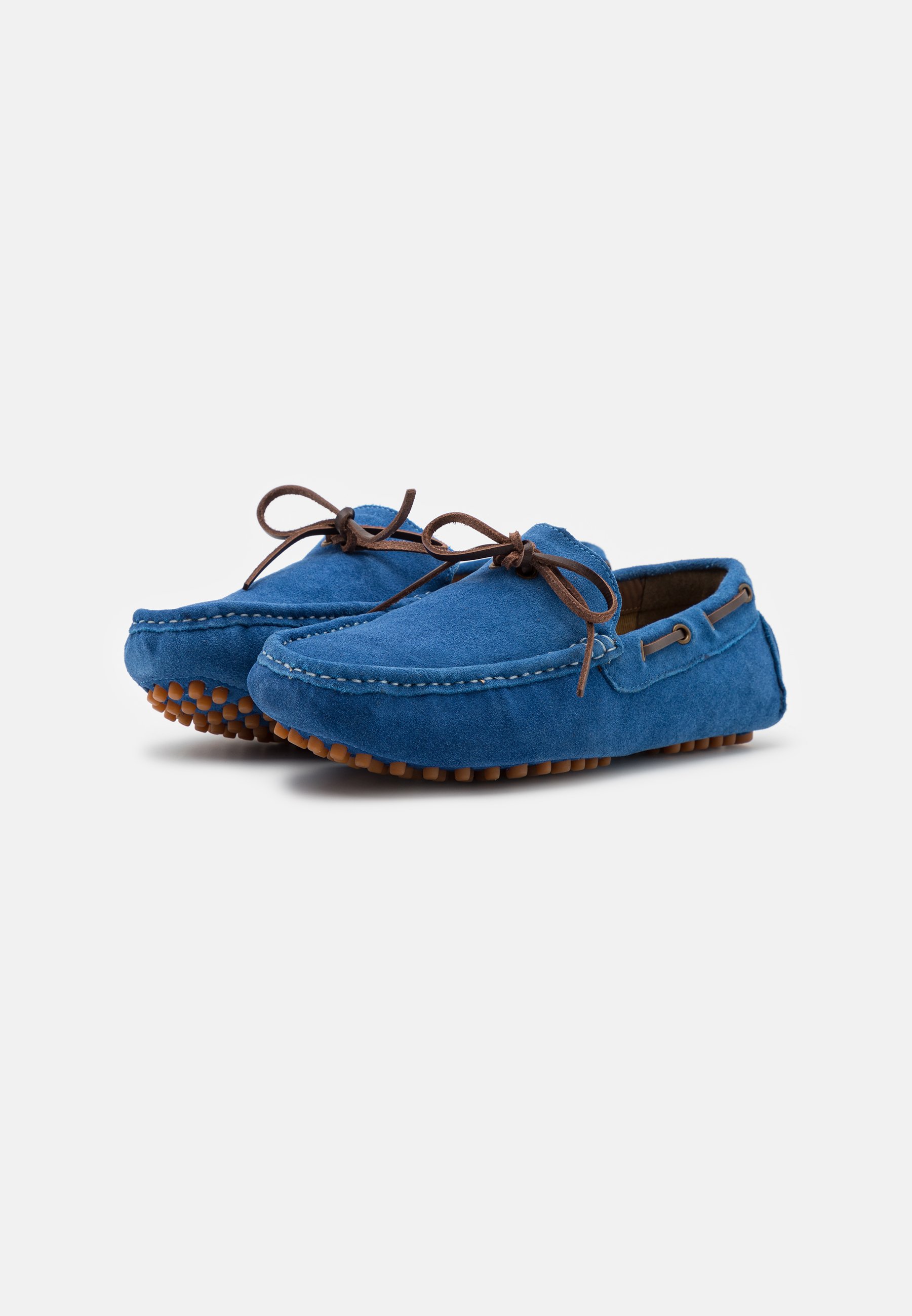 pier one moccasins