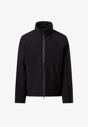 Giacca leggera nera con collo alto, cerniera frontale e tasca sul petto. Il tessuto è liscio con finitura opaca.