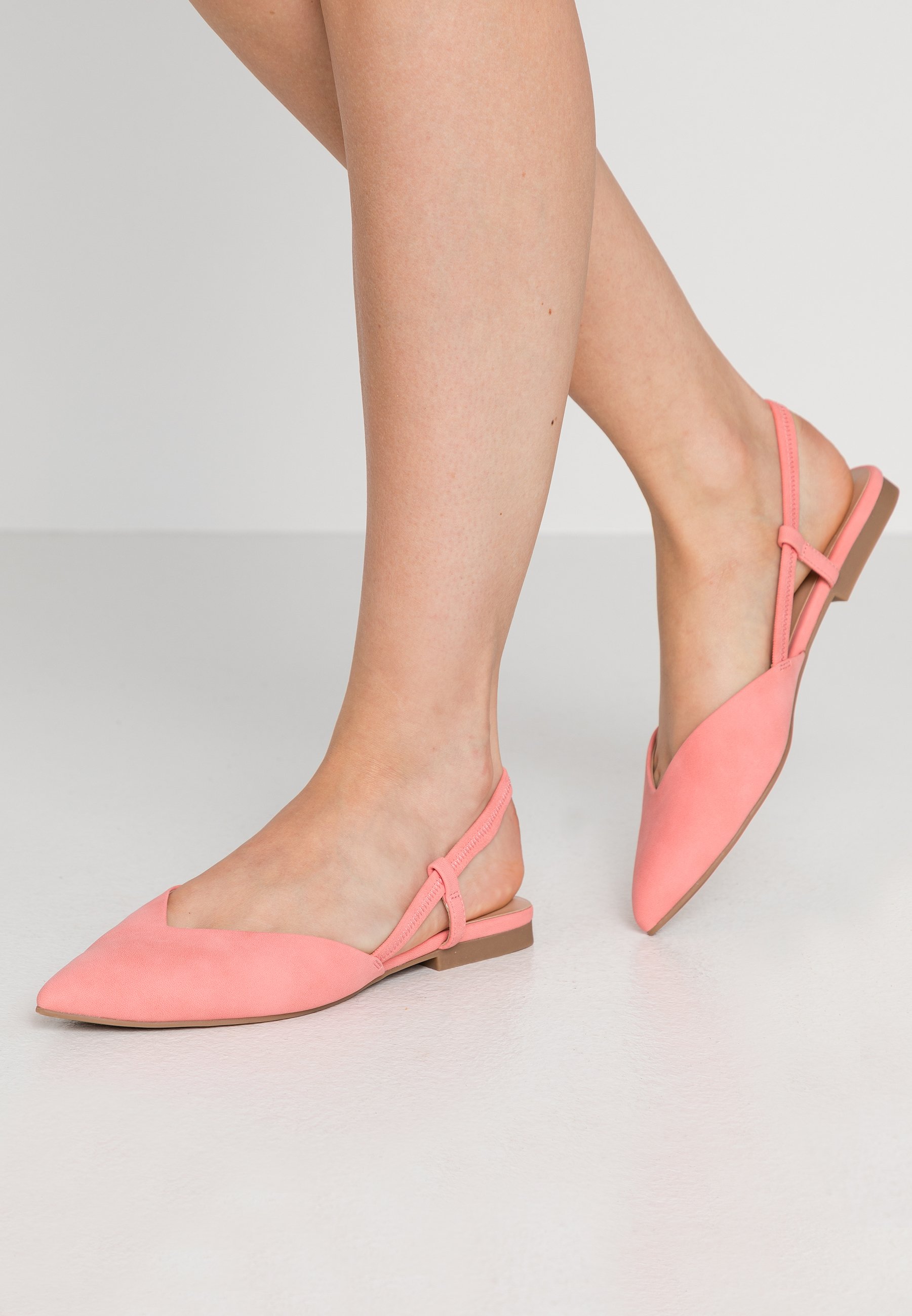 pink ballet pumps