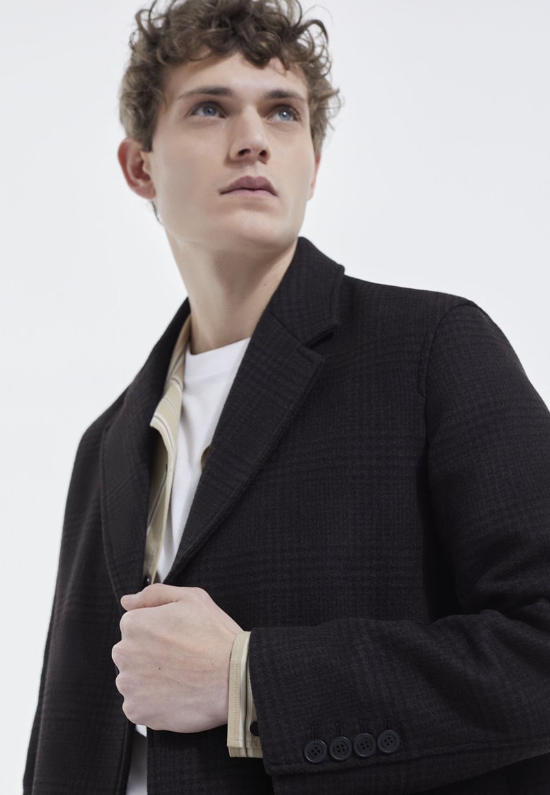 Herren Trenchcoats | The Kooples Klassischer Mantel black brown/schwarz - VW07225 Herren Trenchcoats | The Kooples Klassischer Mantel black brown/schwarz - VW07225